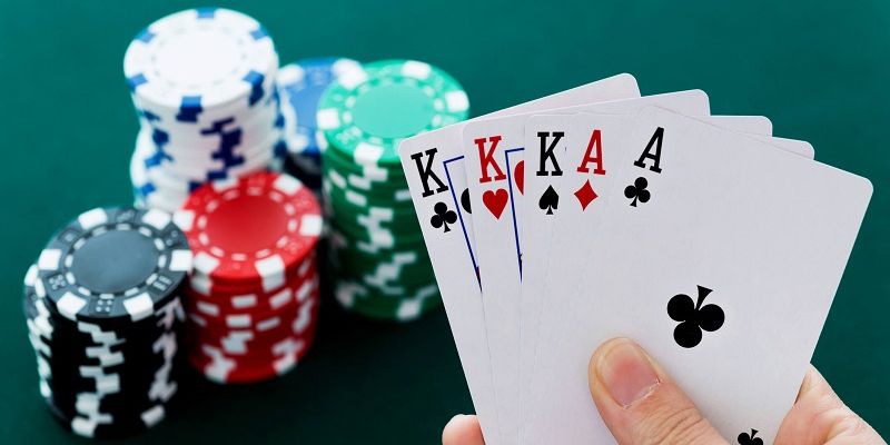 Áp dụng chiến thuật chơi poker Red88 ổn định