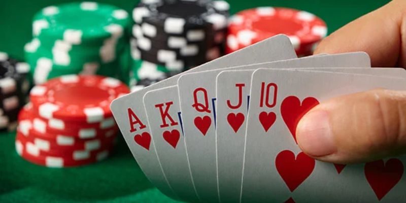 Tìm hiểu sơ lược về trò chơi poker Red88